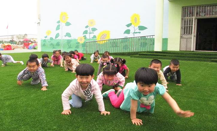 幼兒園仿真草皮多少錢一平方米？